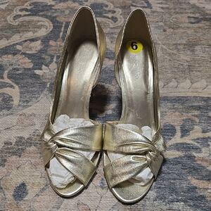 Nine West Gold Knotted Peep-Toe Heels